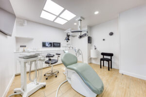 BLOG - Dr Brice Riera - EDTM - Endodontie - appareil photo sur microscope